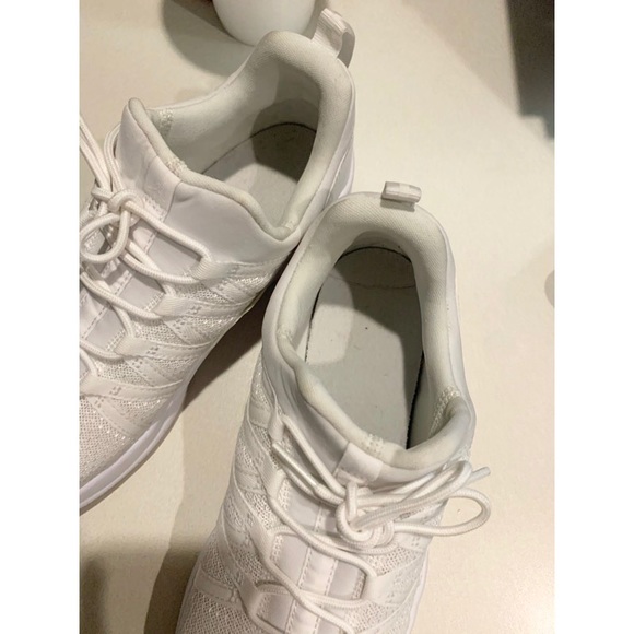 Jordan Deca Fly GS “Triple white” 6 youth /W7.5 - Picture 4 of 7